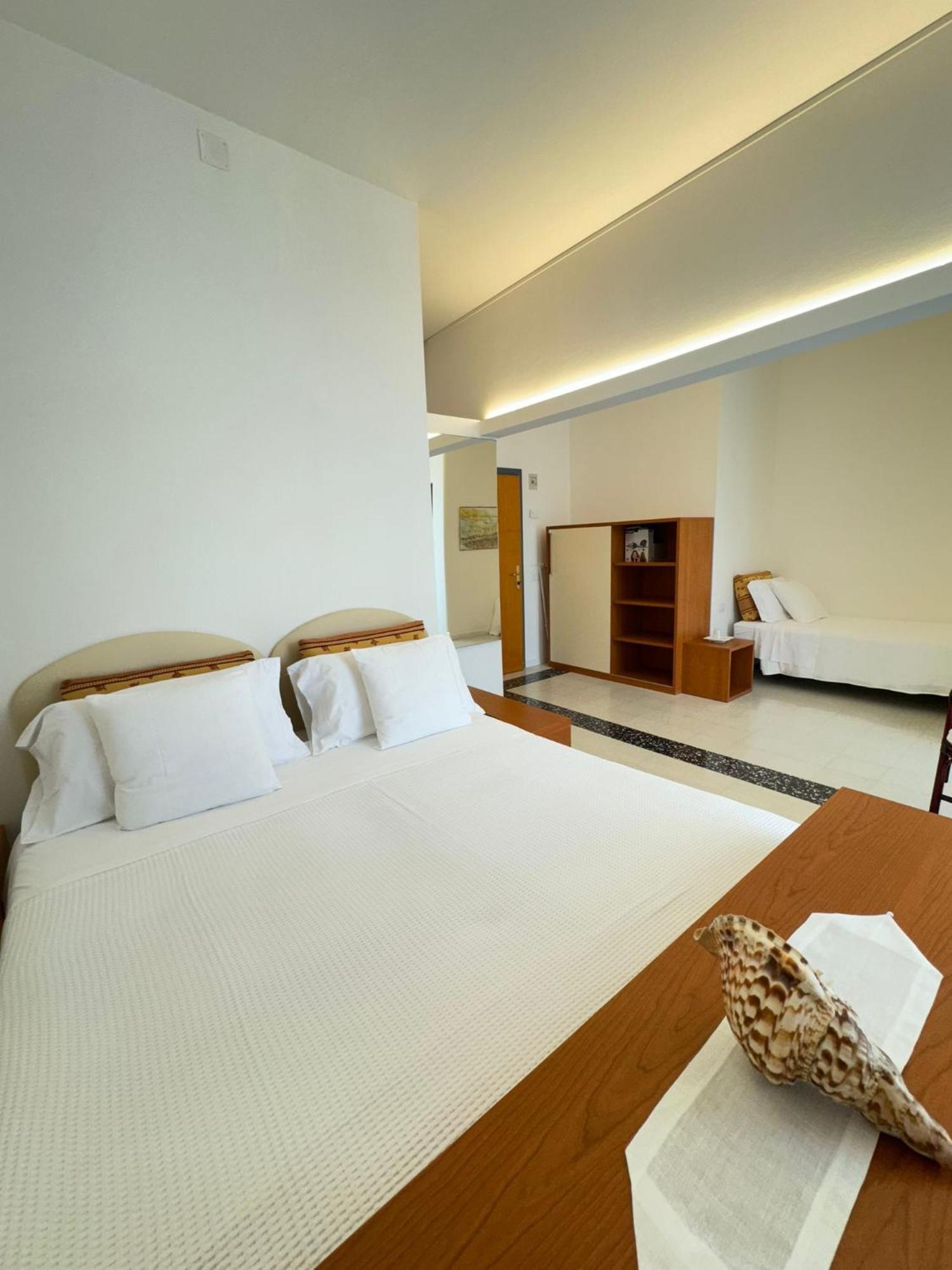 Hotel Pinocchio Cattolica Zewnętrze zdjęcie