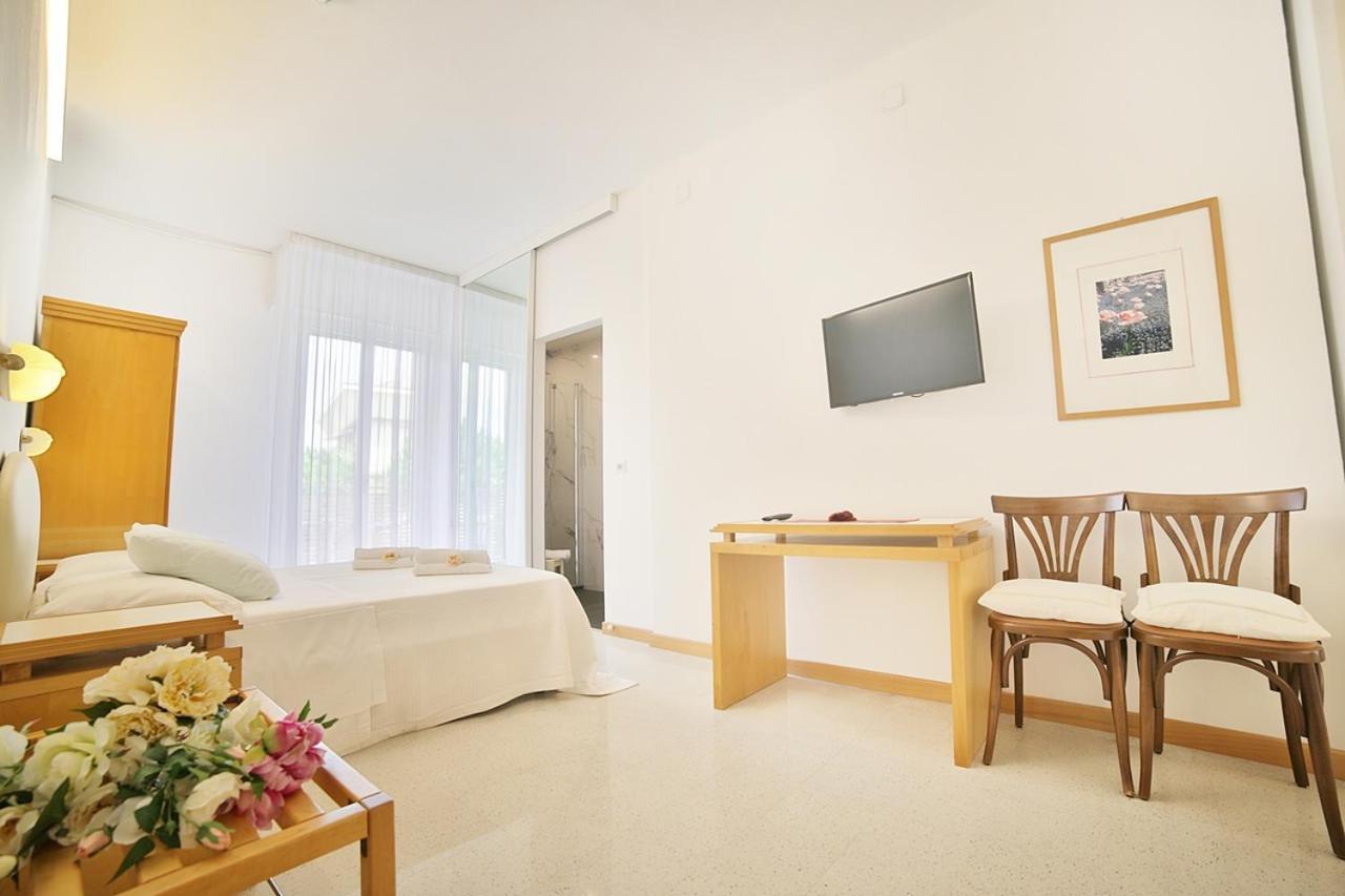 Hotel Pinocchio Cattolica Zewnętrze zdjęcie